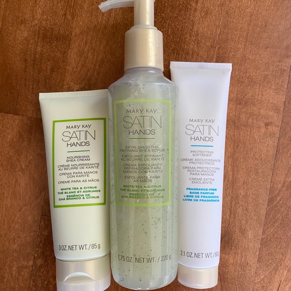 Mary Lay satin hands - Picture 1 of 4